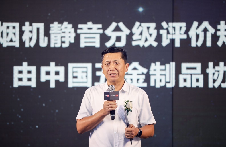 男人的照片上寫著字

描述已自動(dòng)生成